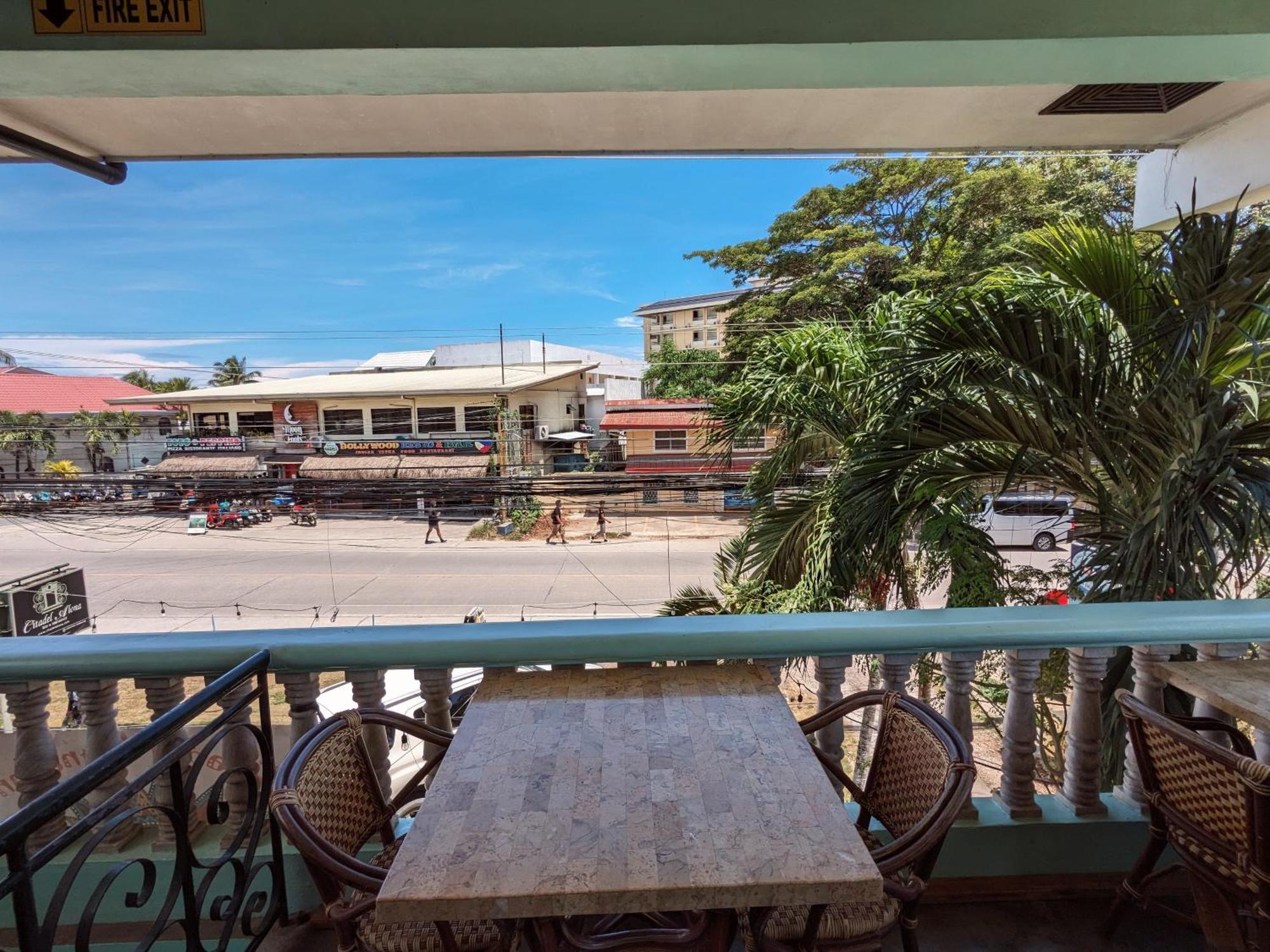 Citadel Alona Inn Panglao Exterior foto